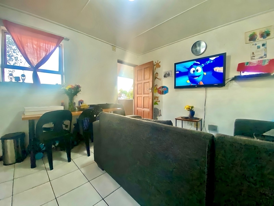 1 Bedroom Property for Sale in Oakglen Western Cape